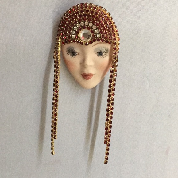 THE GREAT GATSBY ART DECO VINTAGE FLAPPER FACE MASK BROOCH - Picture 1 of 4
